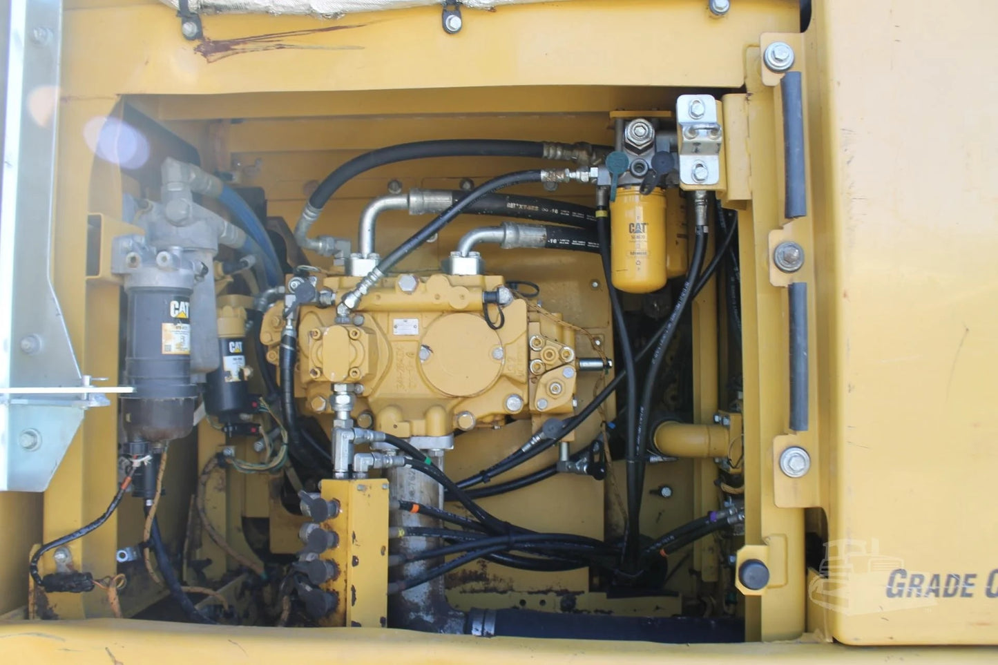 2017 CAT 323 FL
