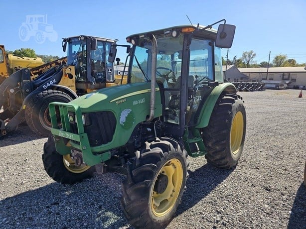 John Deere 5093E