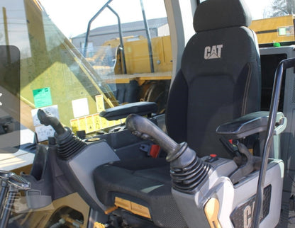 2018 CAT 320