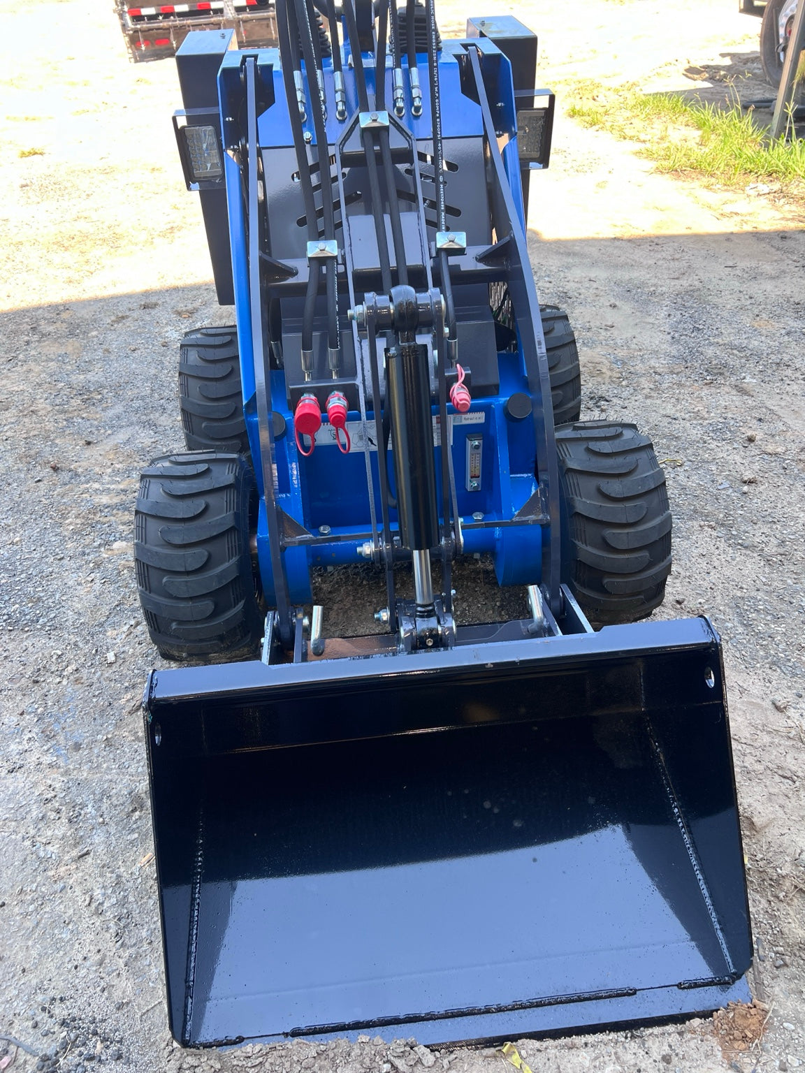 NEW AGT MX-MRW14 Mini Skid Steer – Bucket & Aux Hydraulics