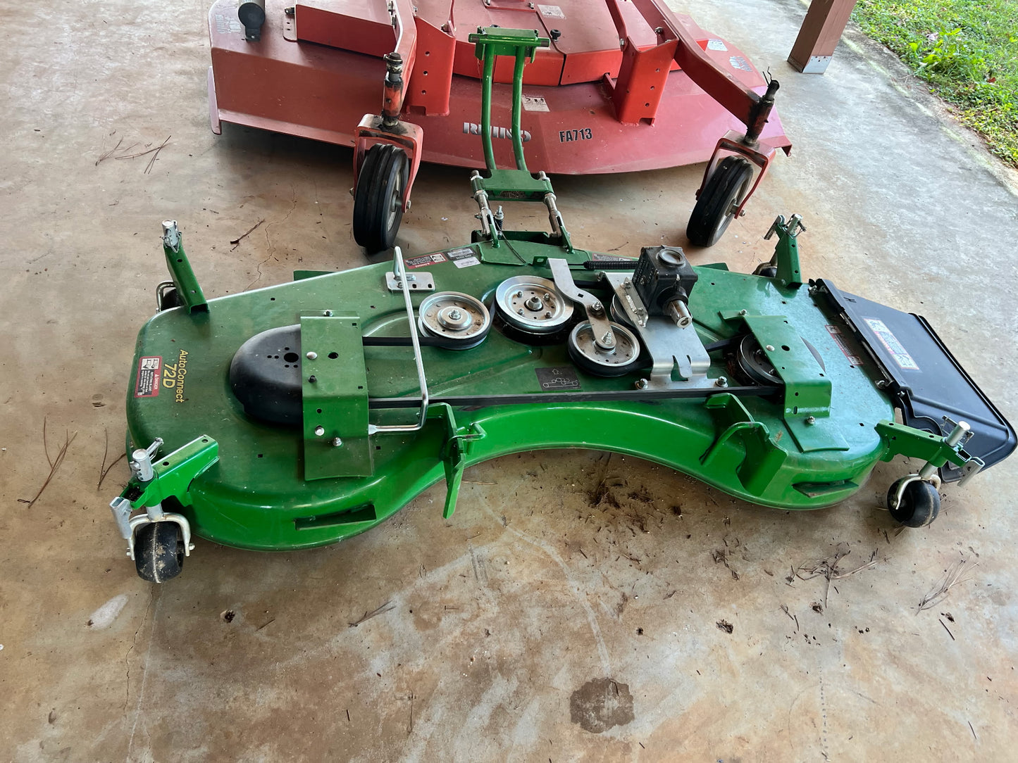 2024 John Deere 2032 R w/ Loader and 72" mower