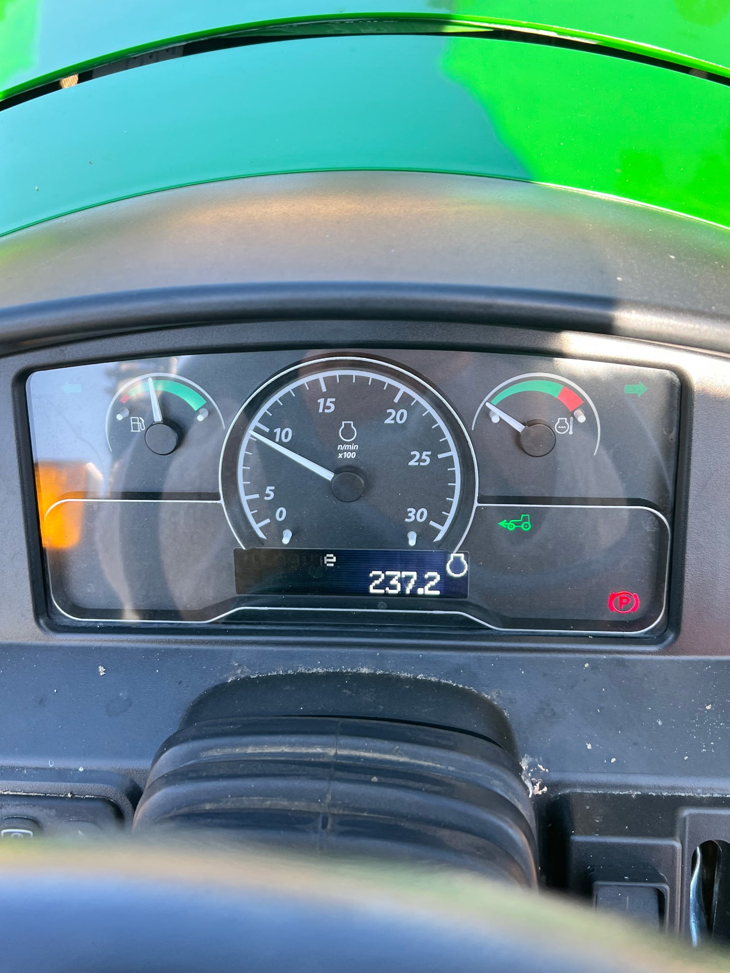 2024 John Deere 2032 R w/ Loader and 72" mower