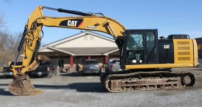 2017 CAT 323 FL