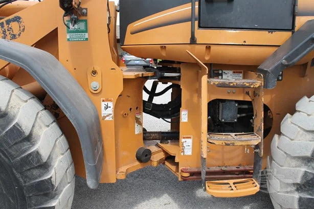 Case 621D